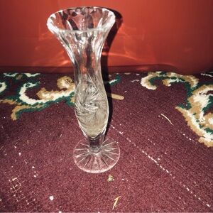 Vintage pinwheel crystal rosebud vase, classic collectible crystal- preloved